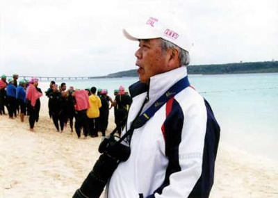 宮古島でのスチル撮影を担当してくださった翁長さん。