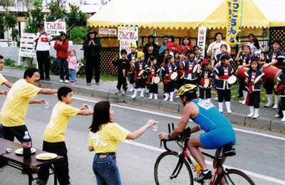 来間島てんとむしの皆さんの協力でエードステーションも完璧に再現。